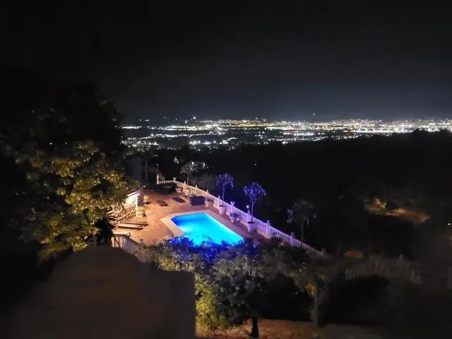 Деревянный коттедж Bronlara *